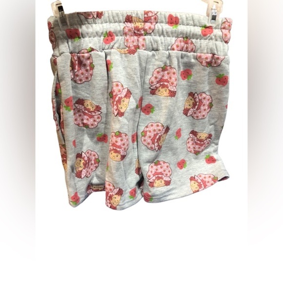 Strawberry Shortcake gray‎ knit strawberry shortcake print shorts size XS new - Picture 3 of 7